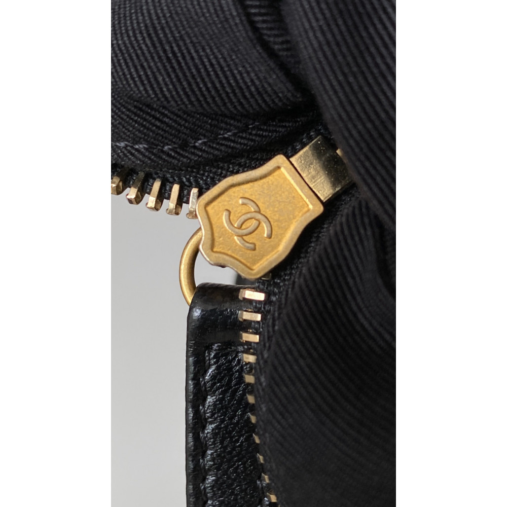 Chanel 25C Small HOBO Hippie Bag!