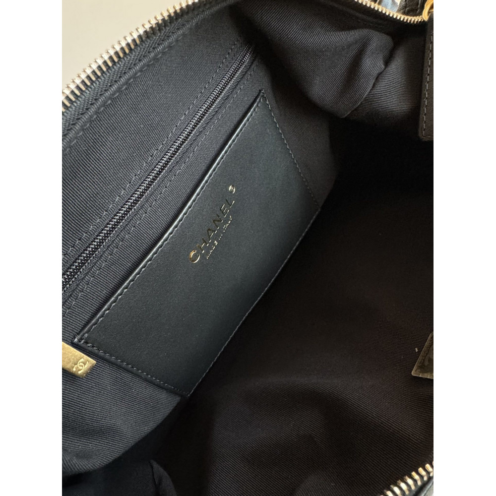 Chanel 25C Large HOBO Hippie Bag