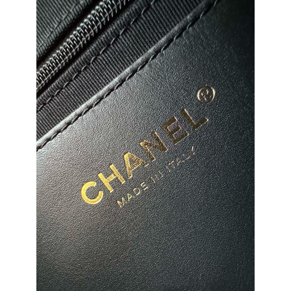 Chanel 25C Large HOBO Hippie Bag