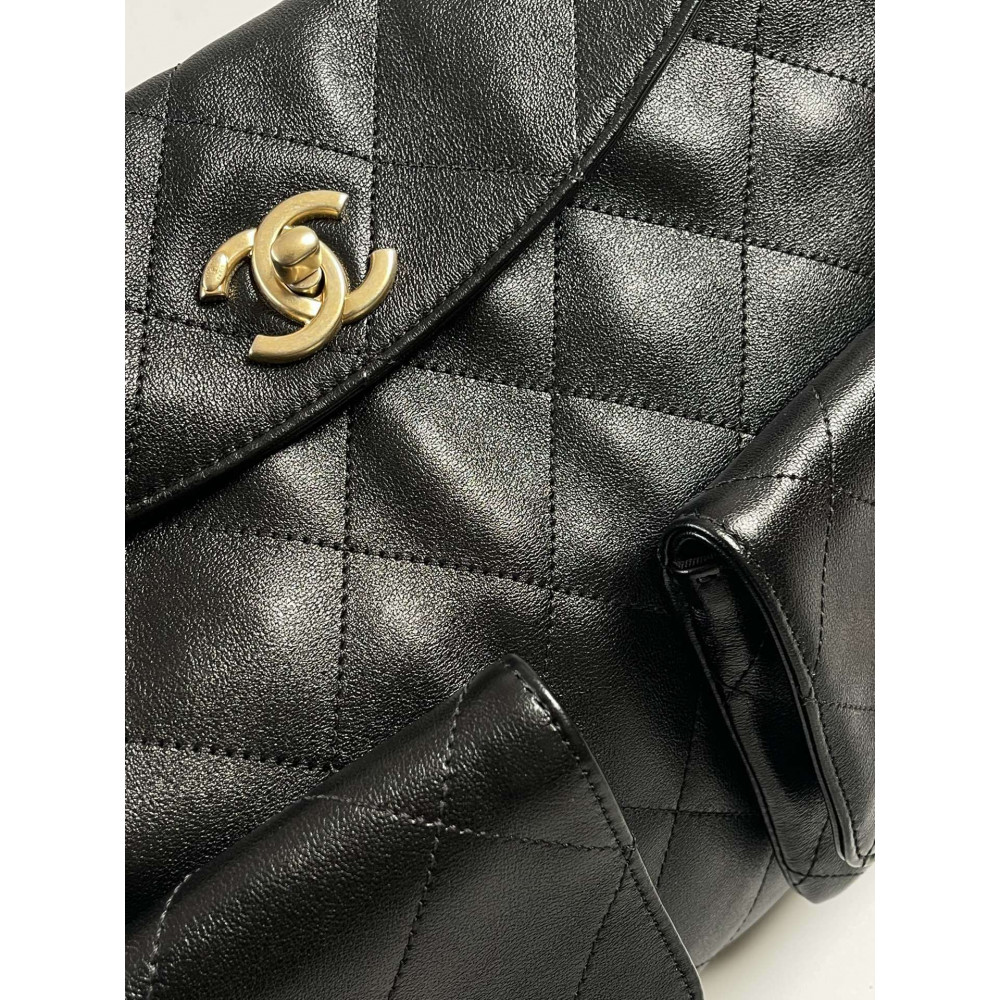 Chanel 24P lambskin Hippie Hobo underarm bag! 