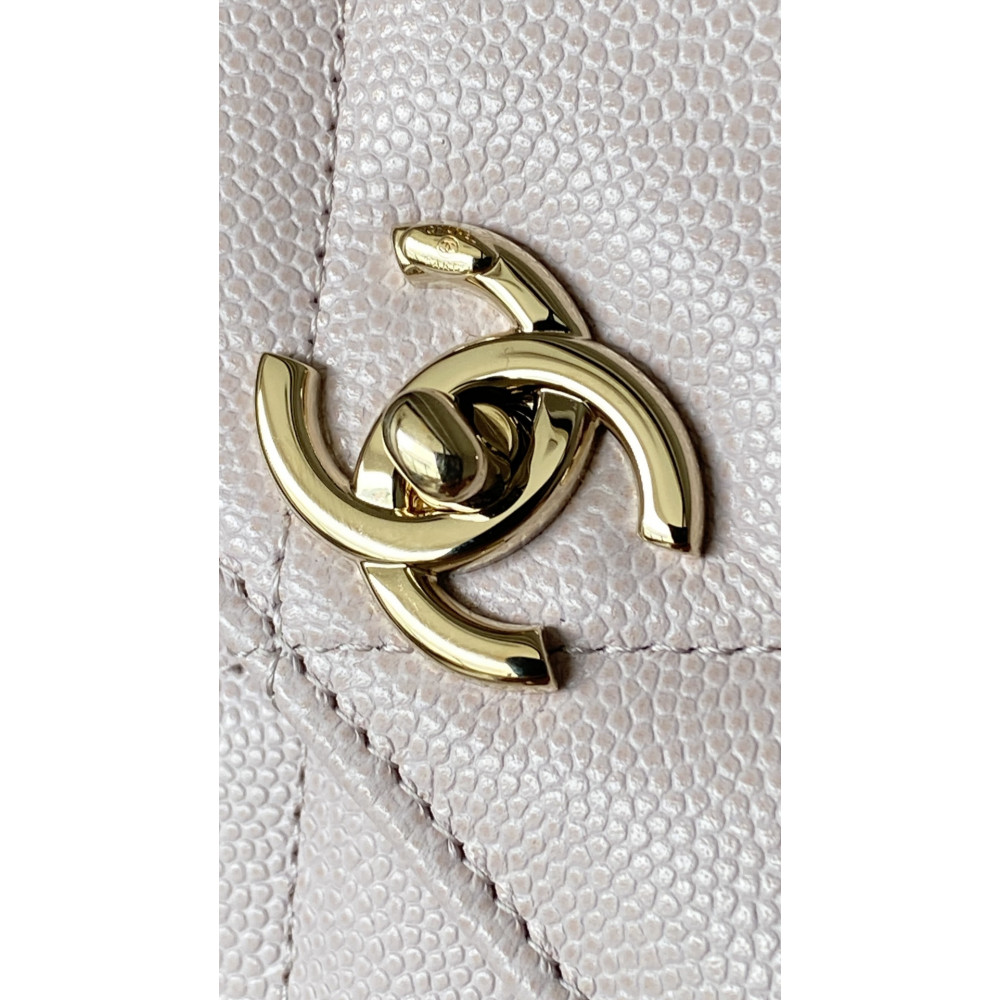 ✨ Chanel 25K WOC Handle Bag |