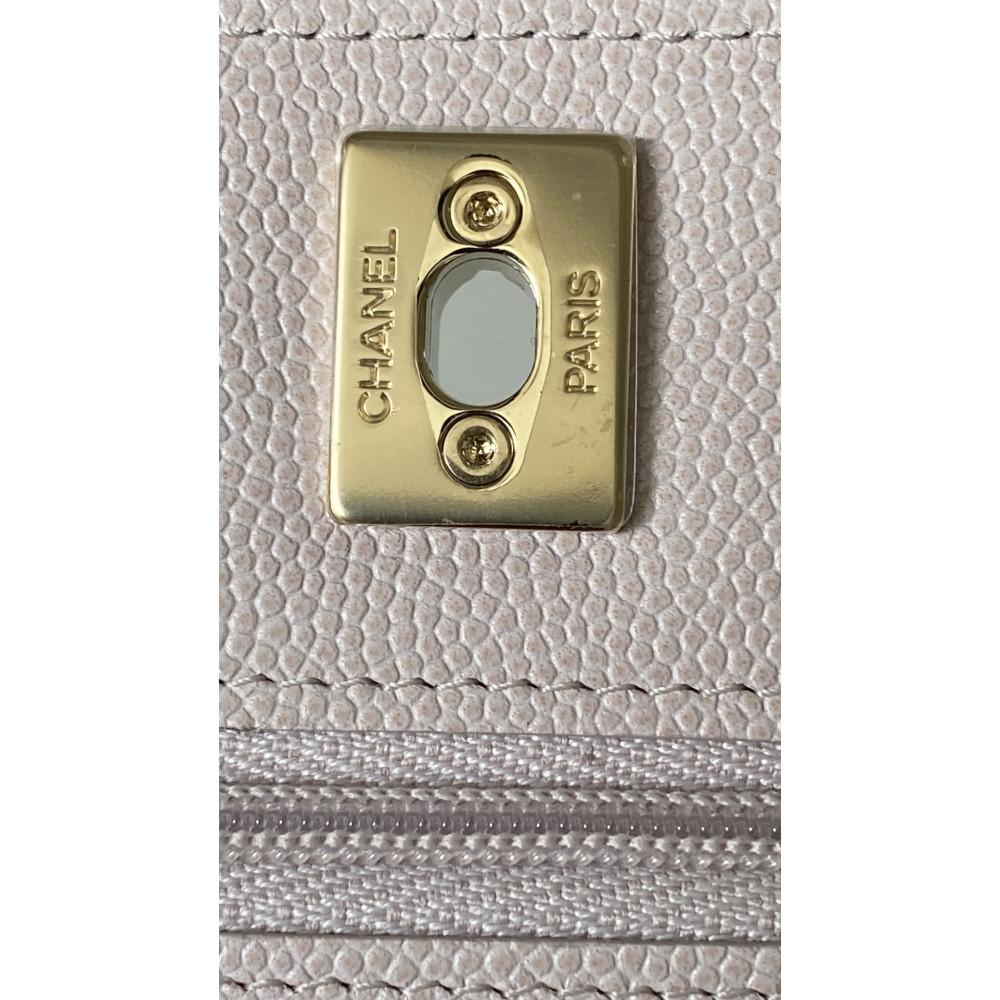 ✨ Chanel 25K WOC Handle Bag |