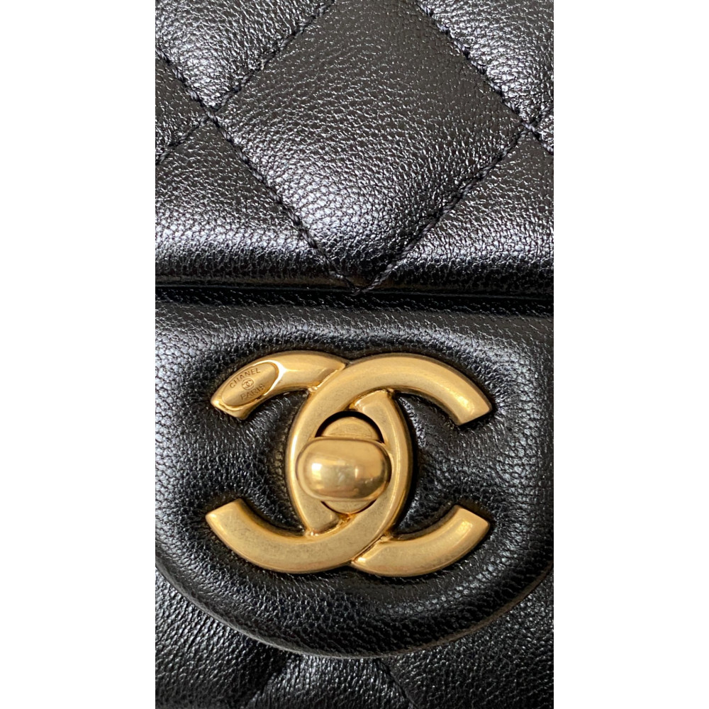 Chanel 24P NEW Pearl Chain Square Boy Bag