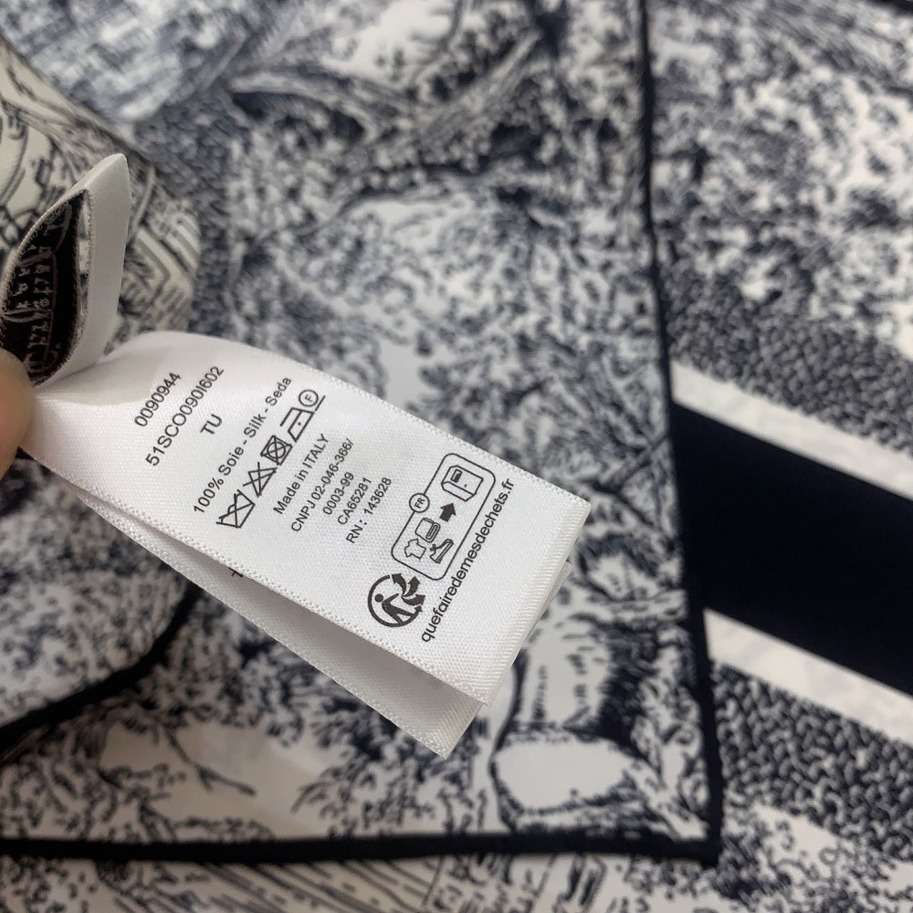 Dior 100% Mulberry Silk 90cm Scarf!  