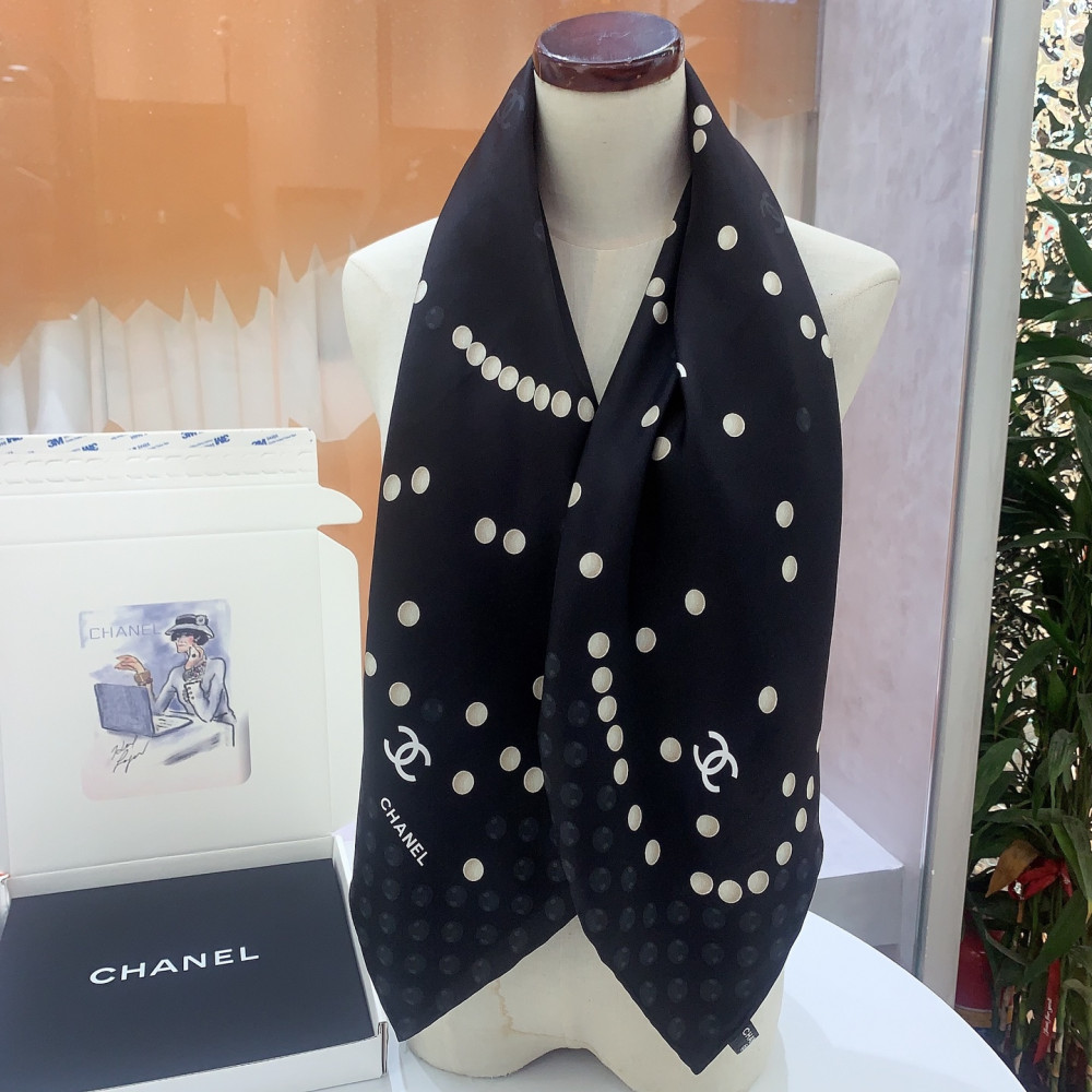 Chanel 100% silk 90cm square scarf!  