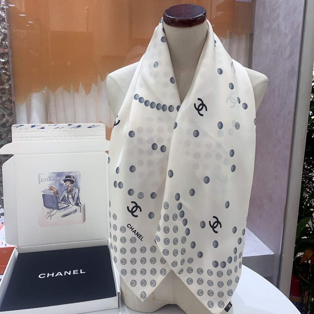 Chanel 100% silk 90cm square scarf!  