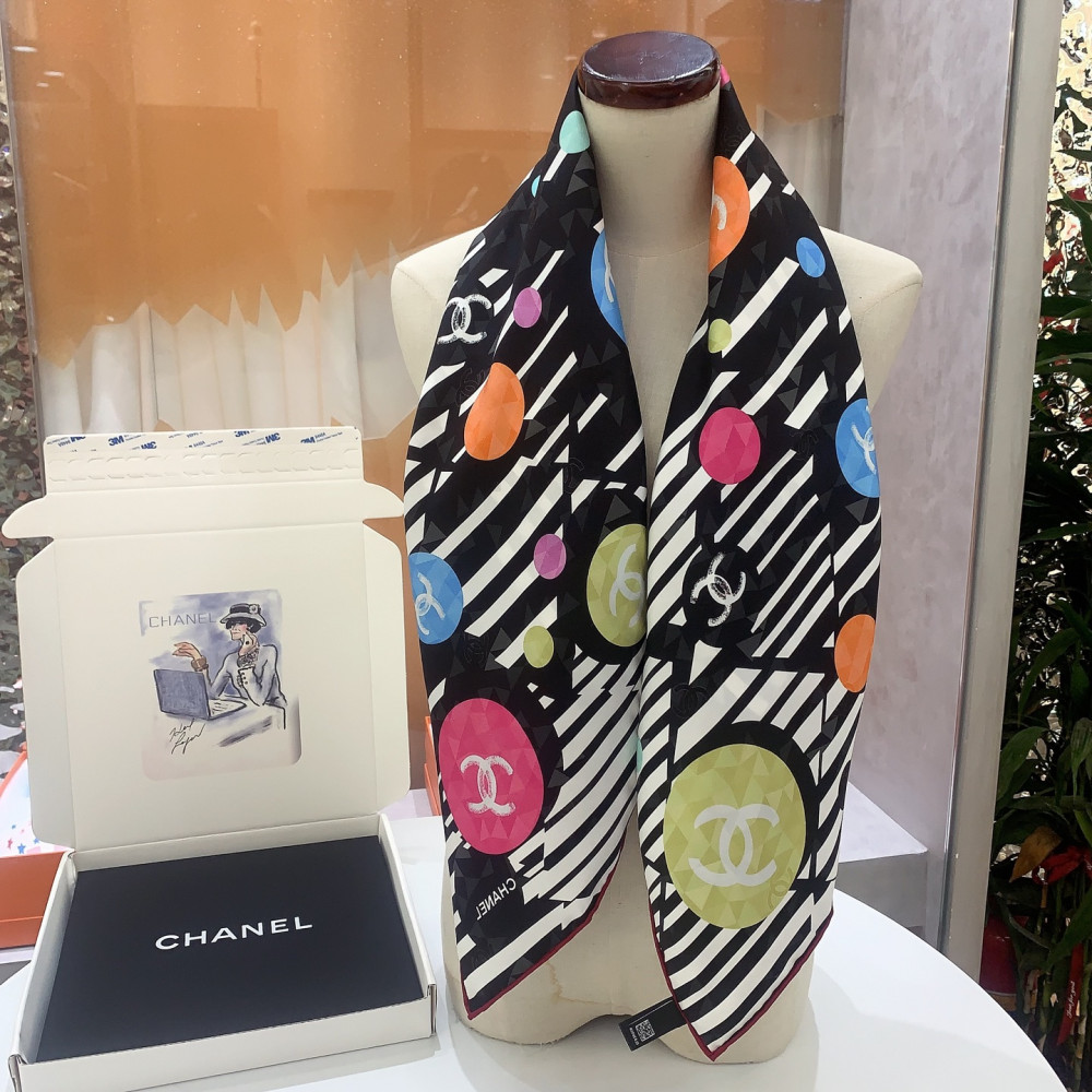 Chanel 100% silk 90cm square scarf!  