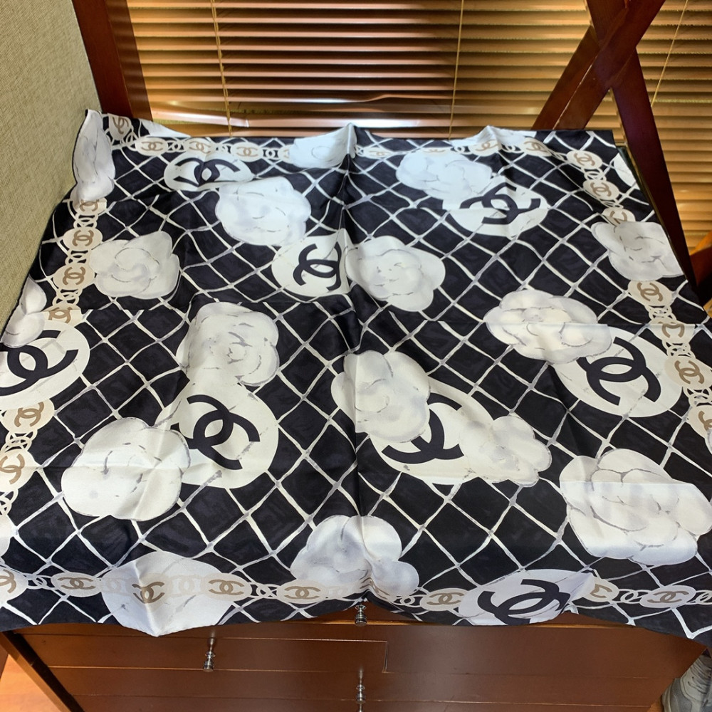 Chanel 100% silk 90cm square scarf!  