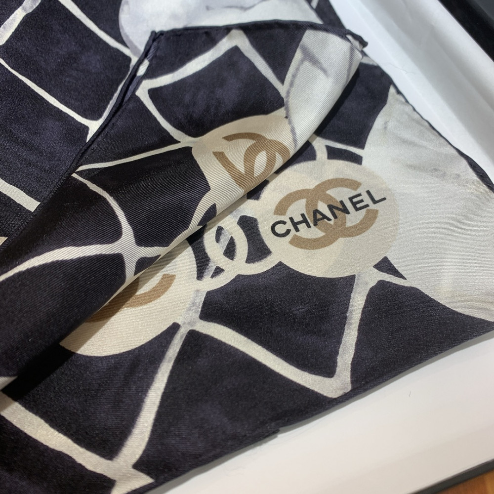 Chanel 100% silk 90cm square scarf!  