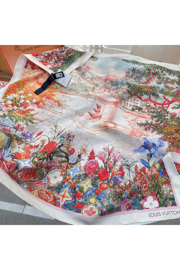 Louis Vuitton 100% Mulberry Silk 90cm Scarf!  