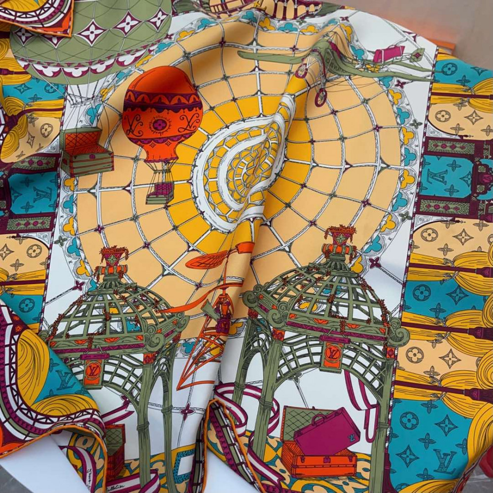 Louis Vuitton 100% Mulberry Silk 90cm Scarf!  