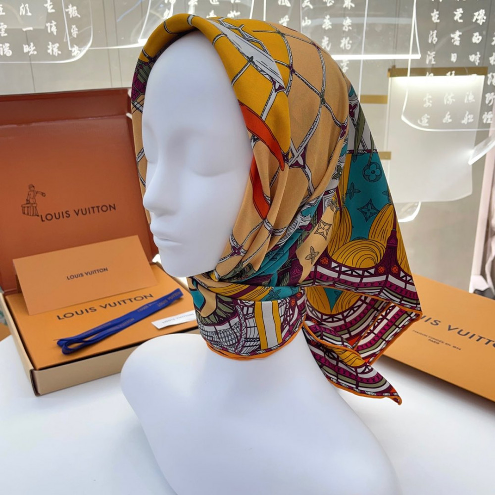Louis Vuitton 100% Mulberry Silk 90cm Scarf!  