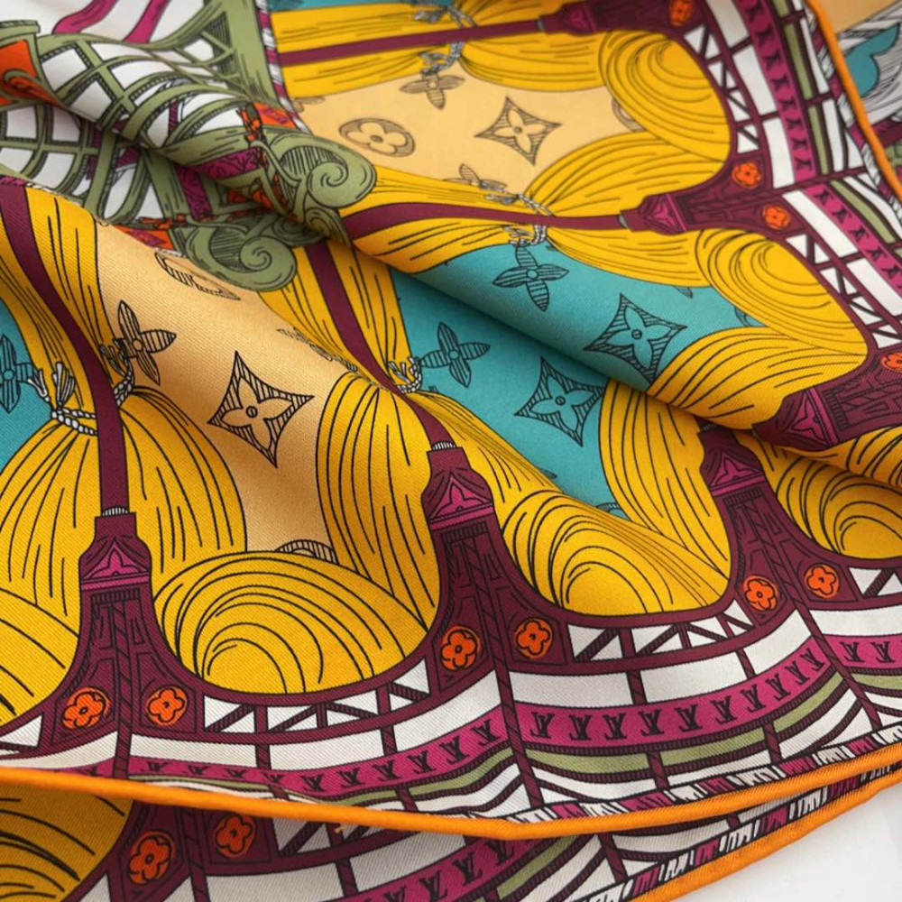 Louis Vuitton 100% Mulberry Silk 90cm Scarf!  