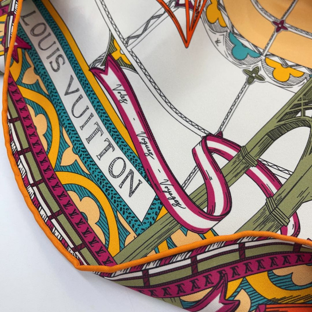 Louis Vuitton 100% Mulberry Silk 90cm Scarf!  