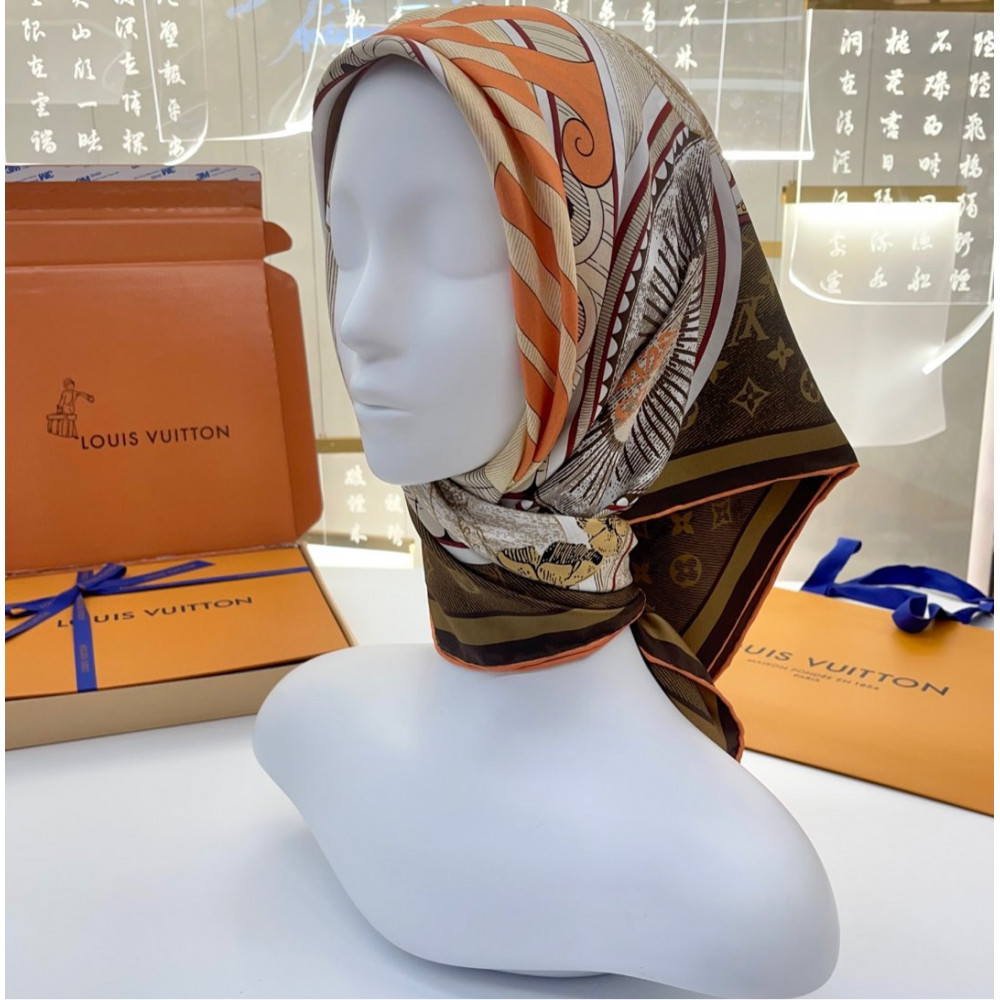 Louis Vuitton 100% Mulberry Silk 90cm Scarf!  