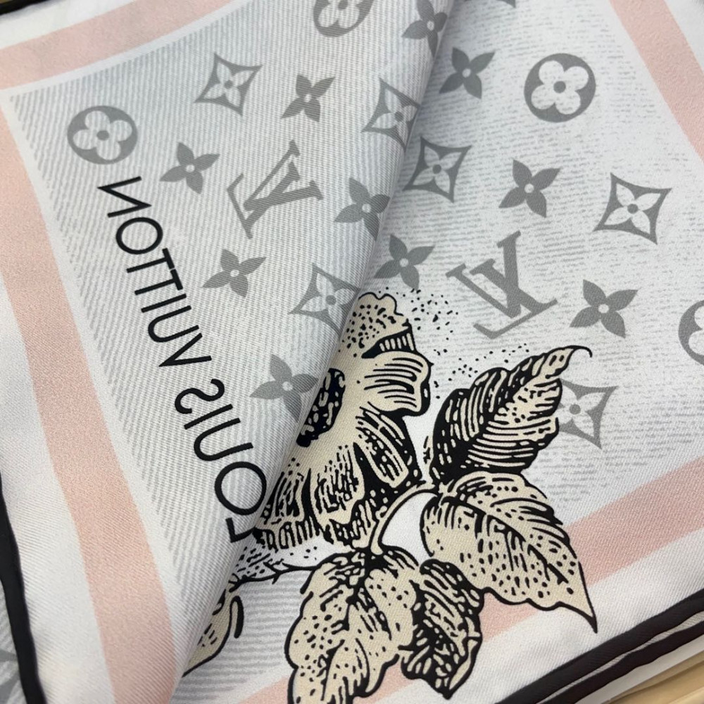 Louis Vuitton 100% Mulberry Silk 90cm Scarf!  