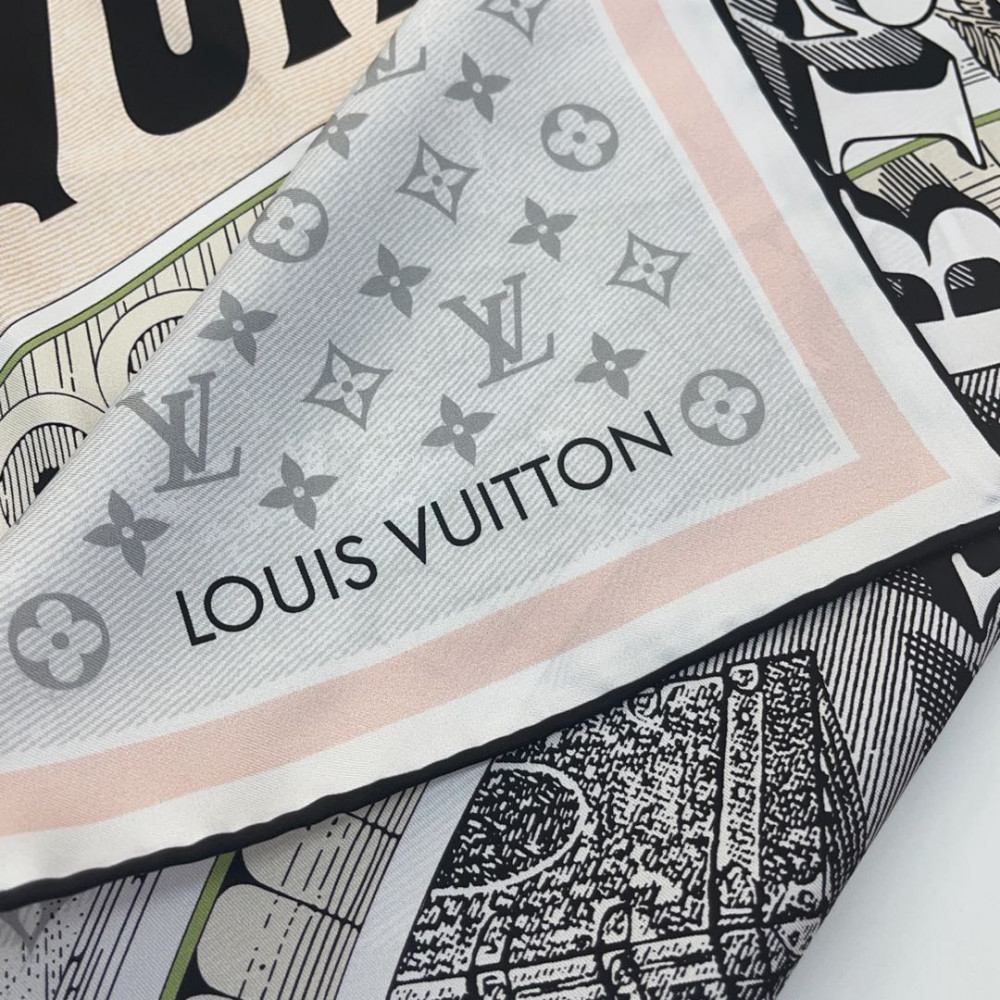 Louis Vuitton 100% Mulberry Silk 90cm Scarf!  