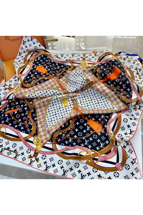 Louis Vuitton 100% Mulberry Silk 90cm Scarf!  