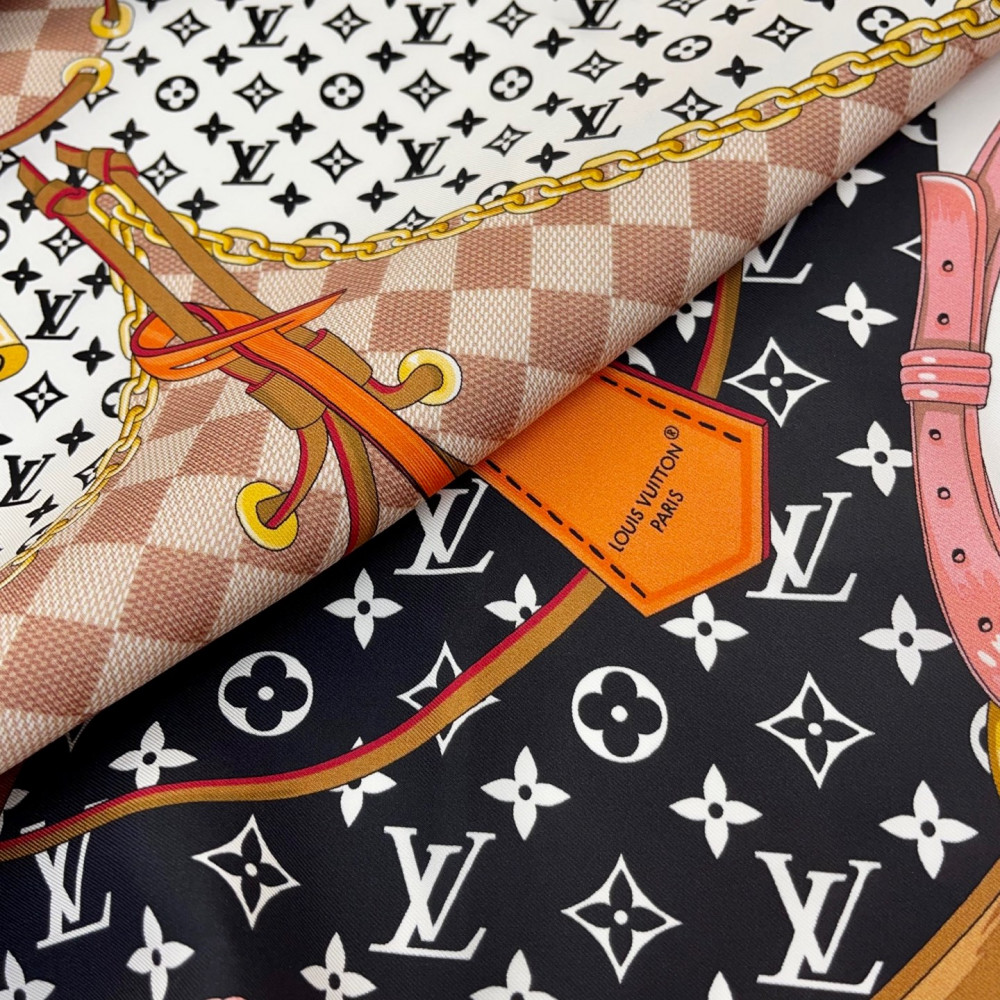 Louis Vuitton 100% Mulberry Silk 90cm Scarf!  