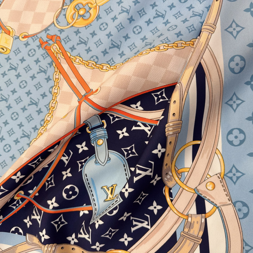 Louis Vuitton 100% Mulberry Silk 90cm Scarf!  