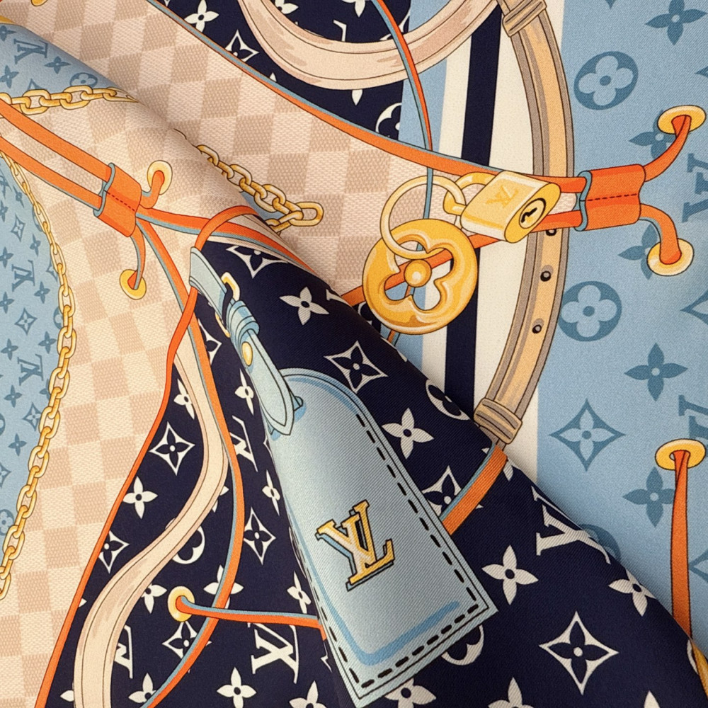 Louis Vuitton 100% Mulberry Silk 90cm Scarf!  