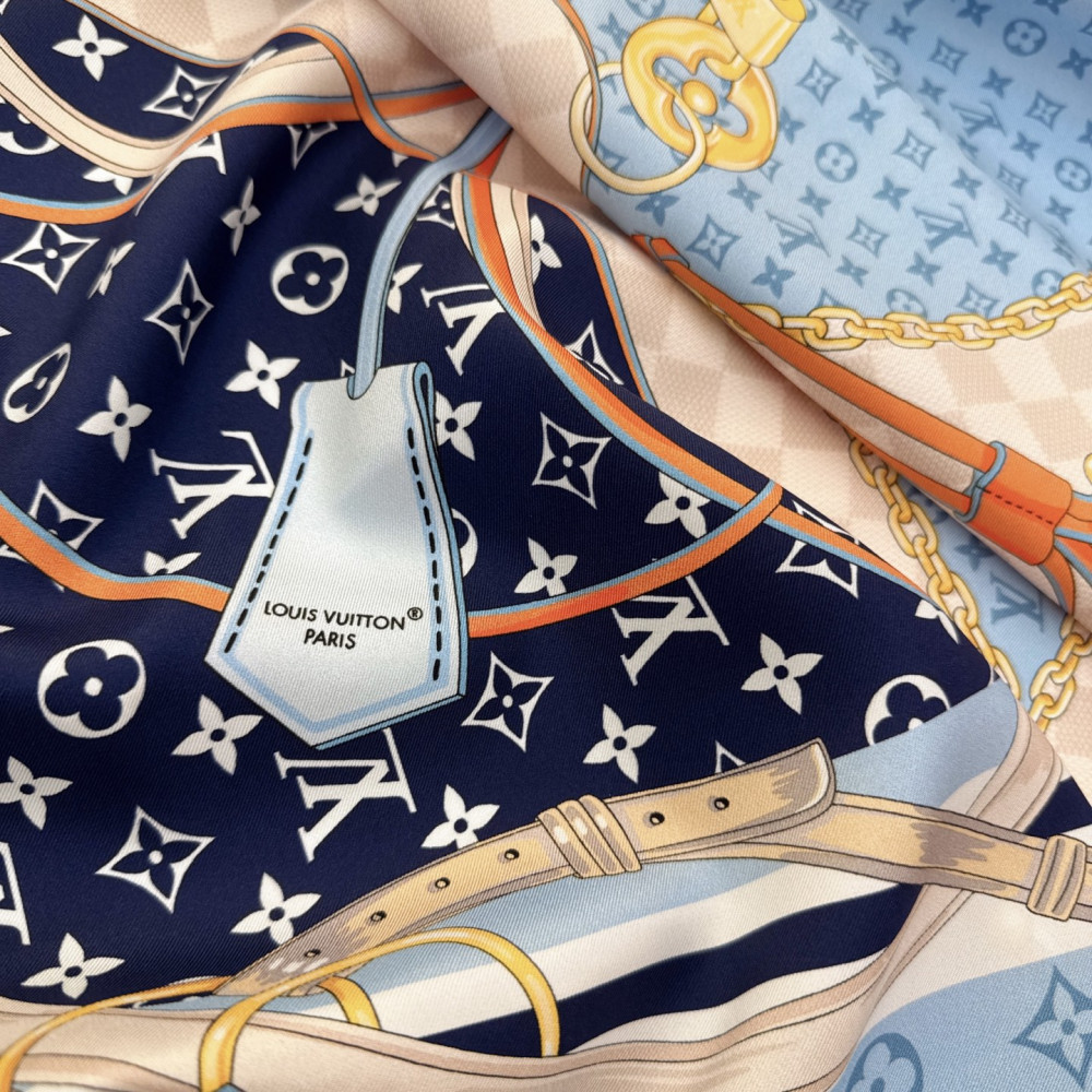 Louis Vuitton 100% Mulberry Silk 90cm Scarf!  