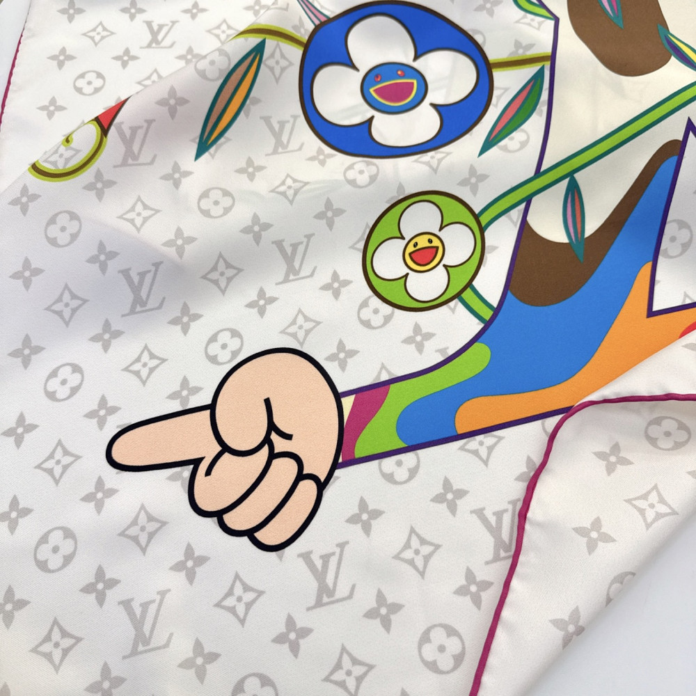 Louis Vuitton 100% Mulberry Silk 90cm Scarf!  