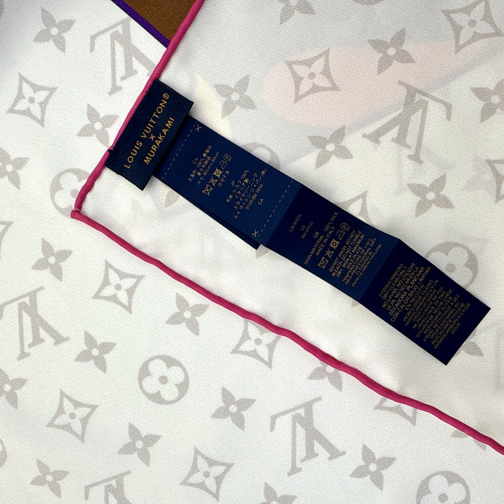Louis Vuitton 100% Mulberry Silk 90cm Scarf!  