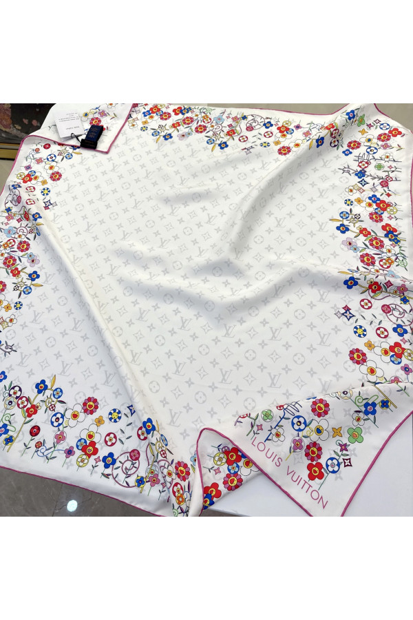 Louis Vuitton 100% Mulberry Silk 90cm Scarf!  