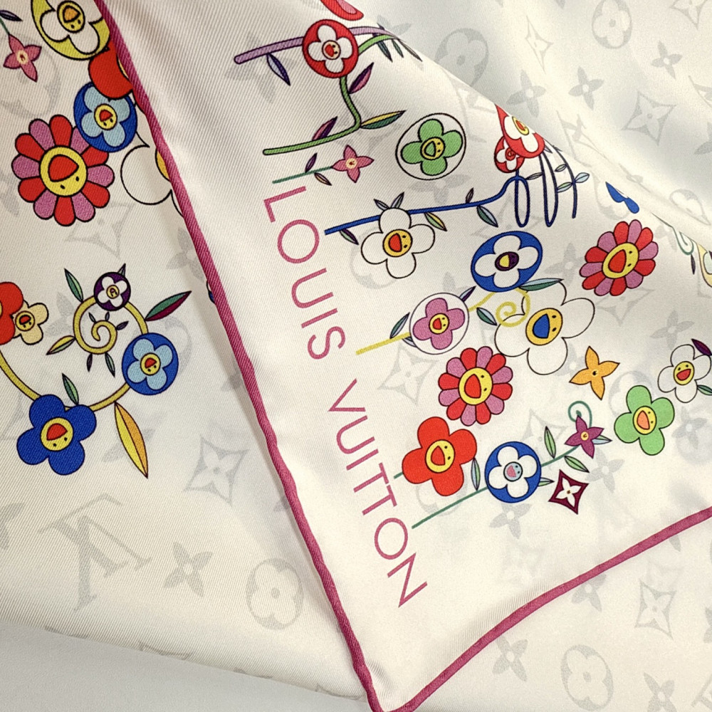 Louis Vuitton 100% Mulberry Silk 90cm Scarf!  
