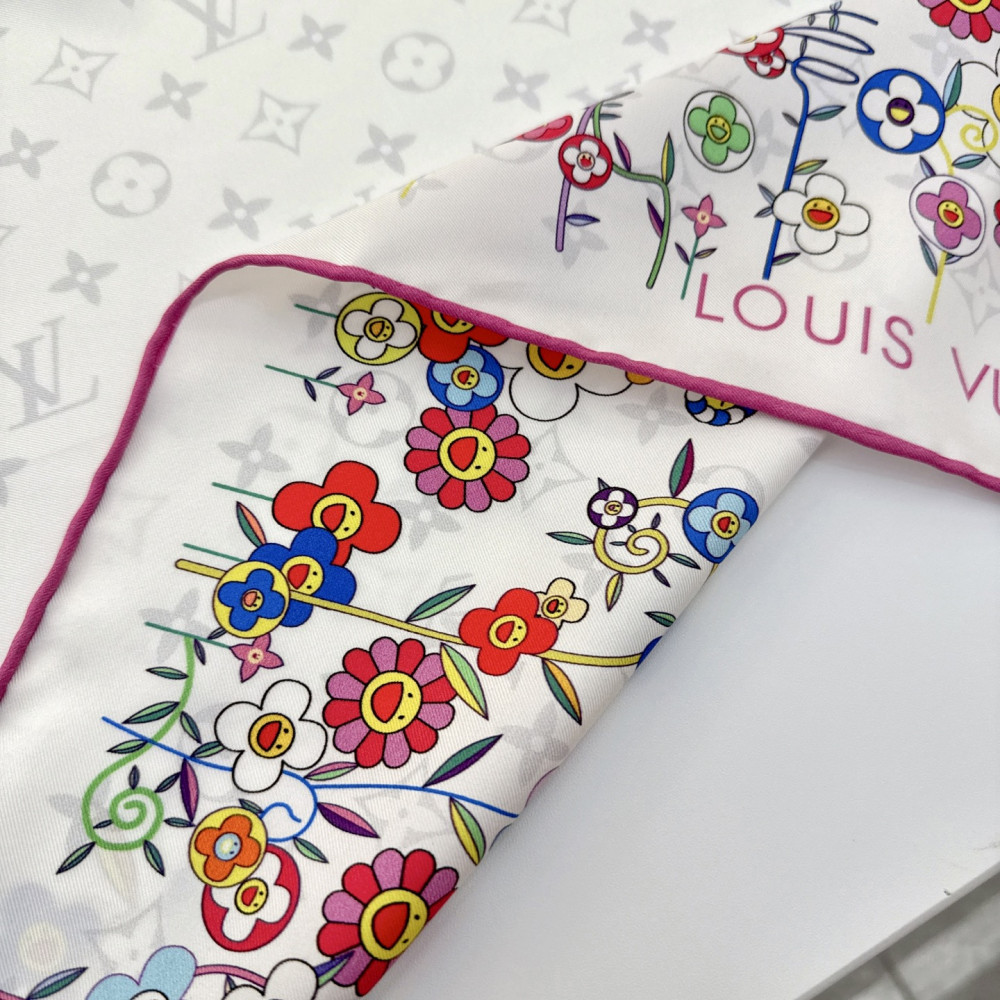 Louis Vuitton 100% Mulberry Silk 90cm Scarf!  