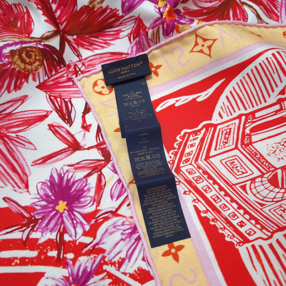 Louis Vuitton 100% Mulberry Silk 90cm Scarf!  