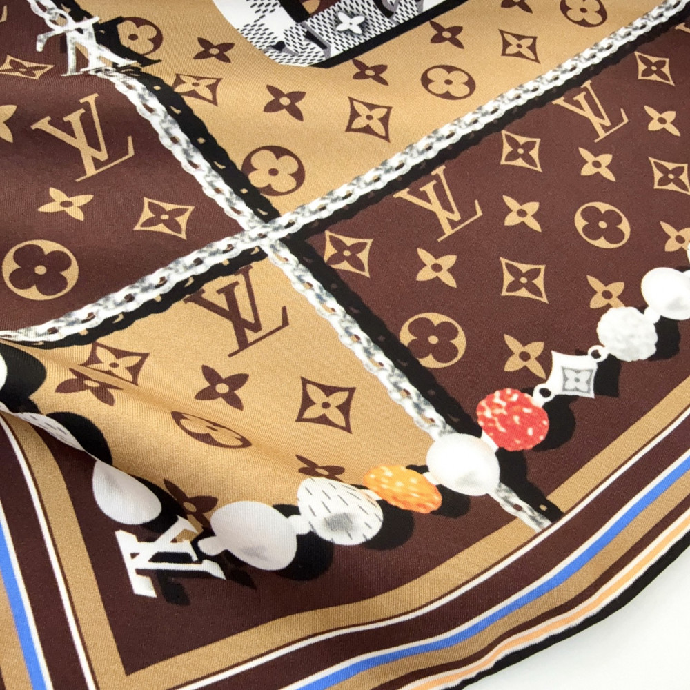 Louis Vuitton 100% Mulberry Silk 90cm Scarf!  