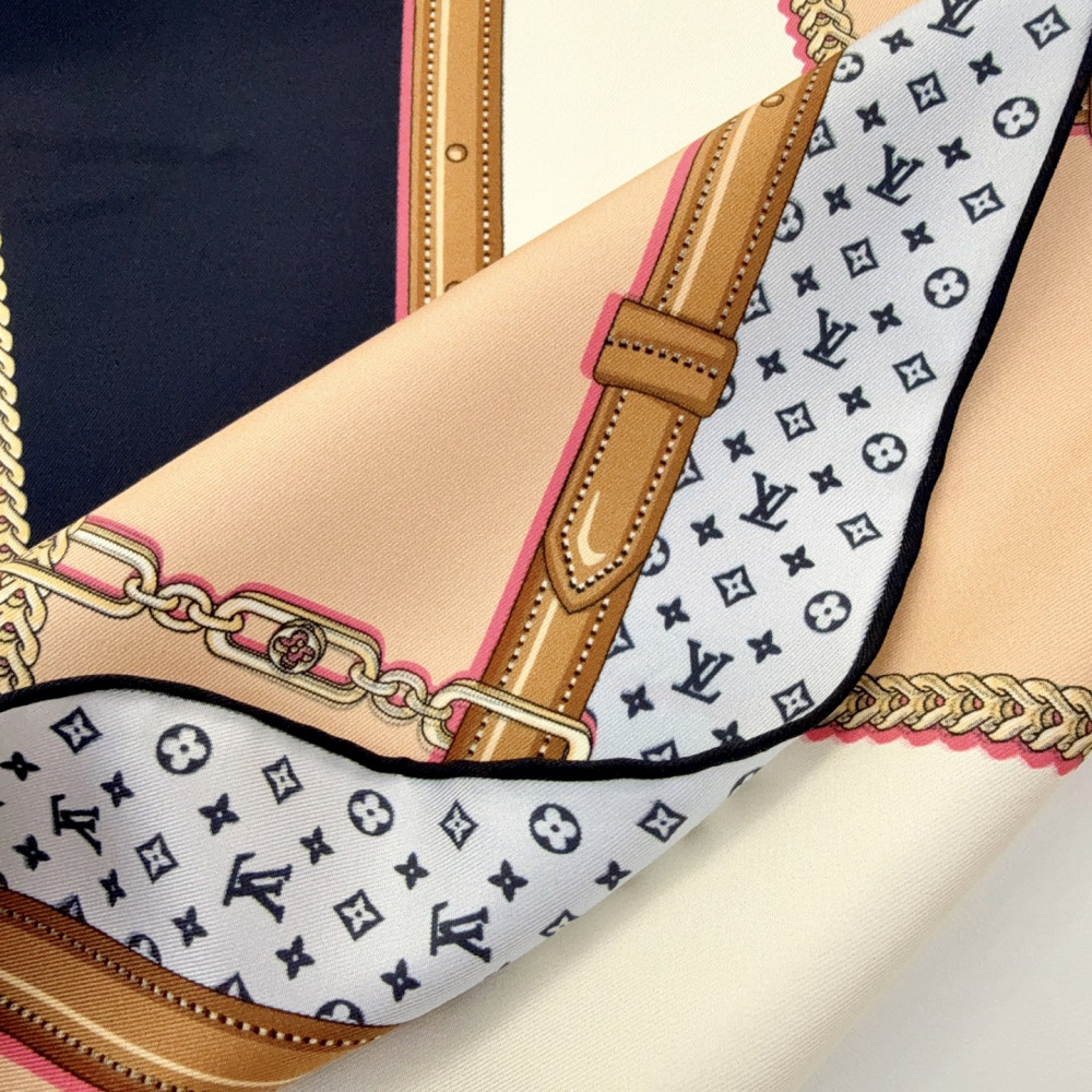 Louis Vuitton 100% Mulberry Silk 90cm Scarf!  