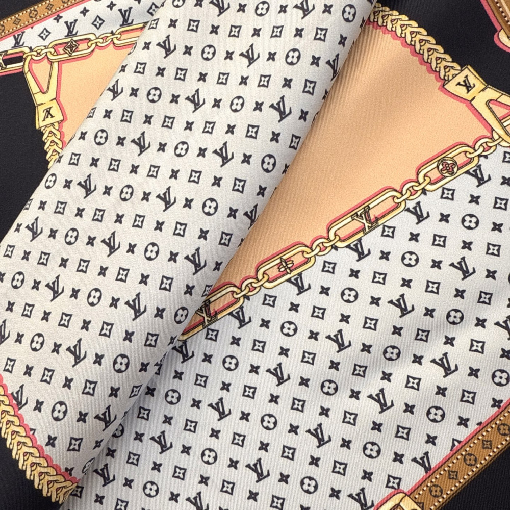 Louis Vuitton 100% Mulberry Silk 90cm Scarf!  