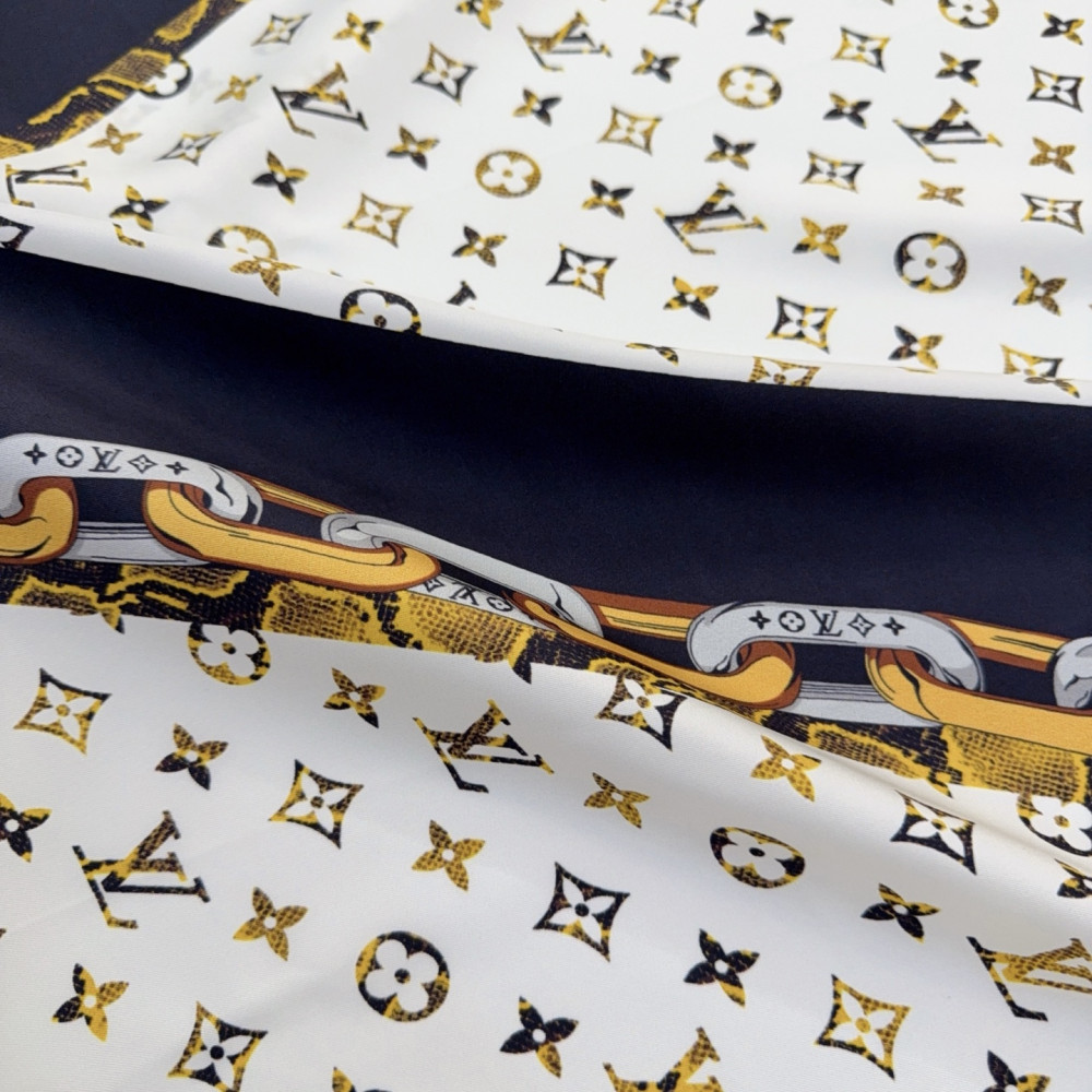 Louis Vuitton 100% Mulberry Silk 90cm Scarf!  