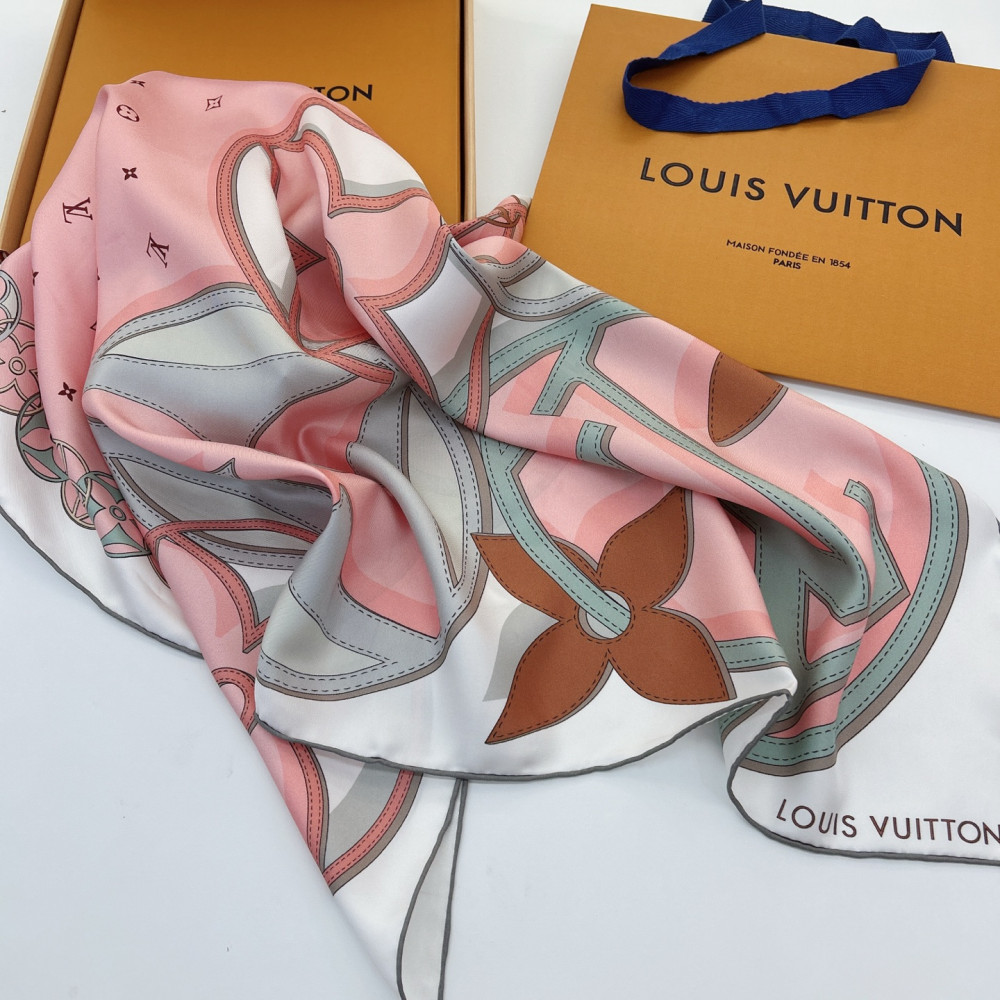Louis Vuitton 100% Mulberry Silk 90cm Scarf!  