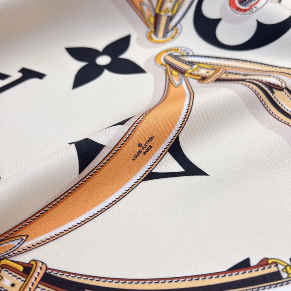 Louis Vuitton 100% Mulberry Silk 90cm Scarf!  