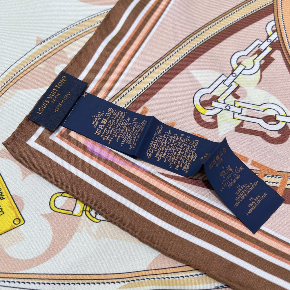 Louis Vuitton 100% Mulberry Silk 90cm Scarf!  