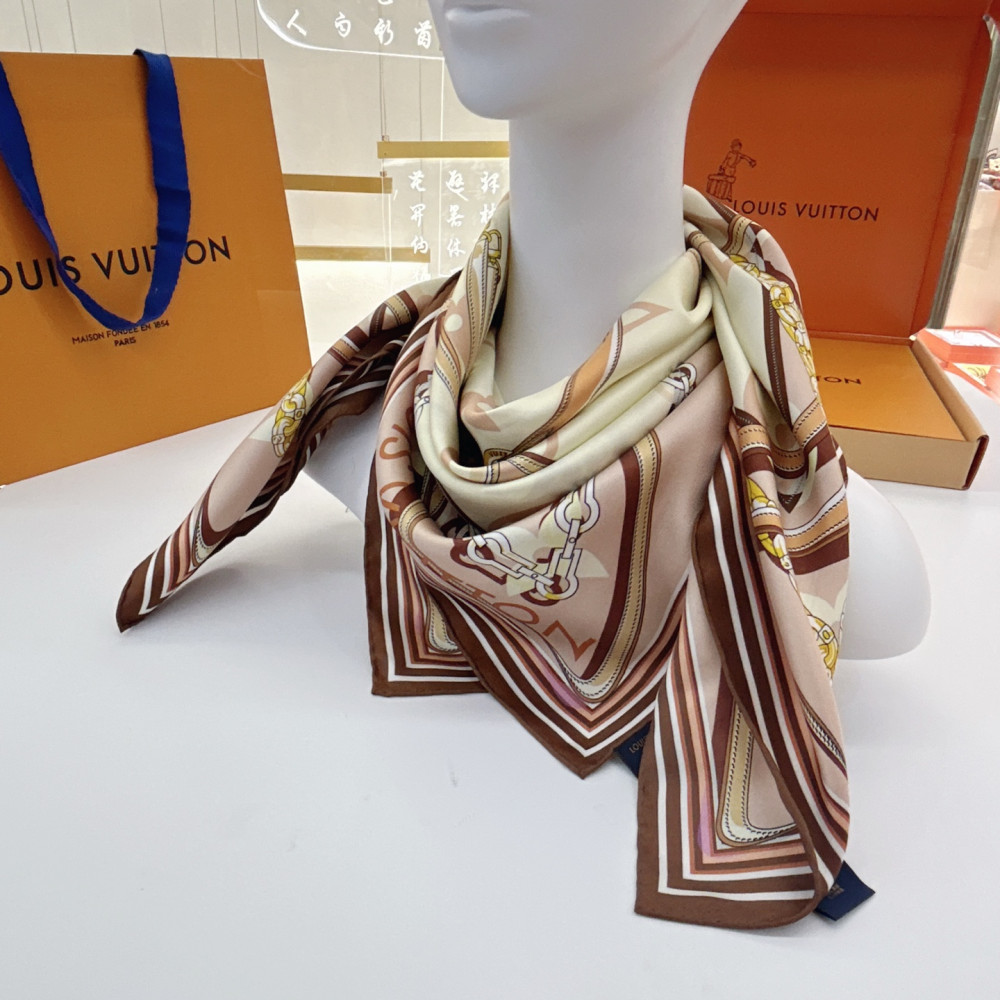 Louis Vuitton 100% Mulberry Silk 90cm Scarf!  