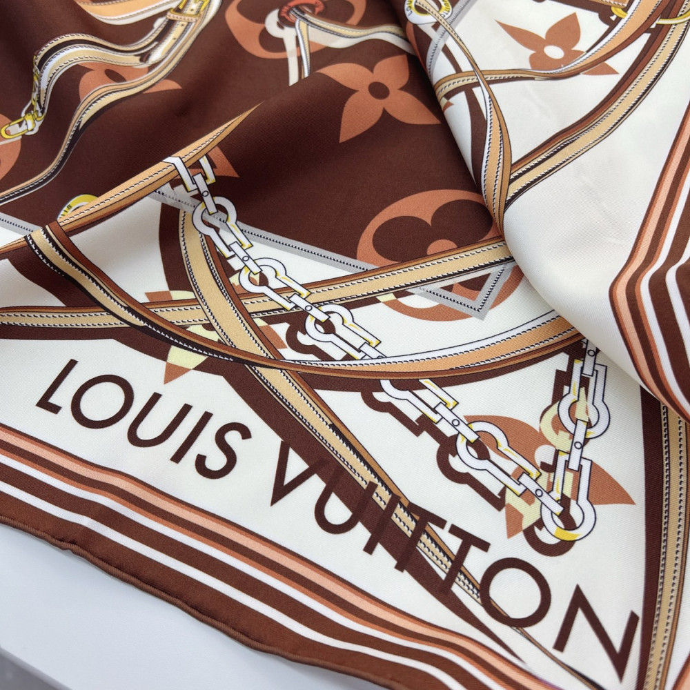 Louis Vuitton 100% Mulberry Silk 90cm Scarf!  