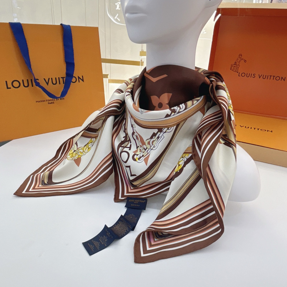 Louis Vuitton 100% Mulberry Silk 90cm Scarf!  