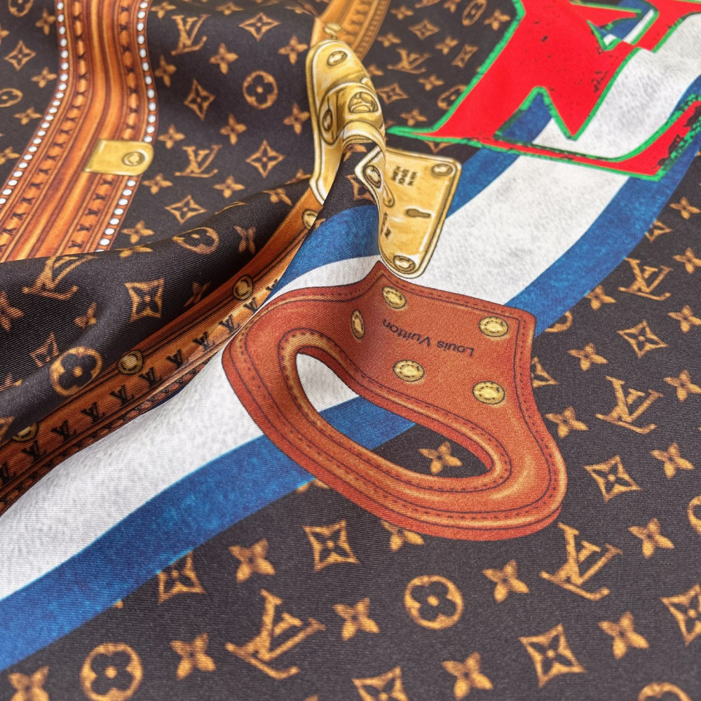 Louis Vuitton 100% Mulberry Silk 90cm Scarf!  