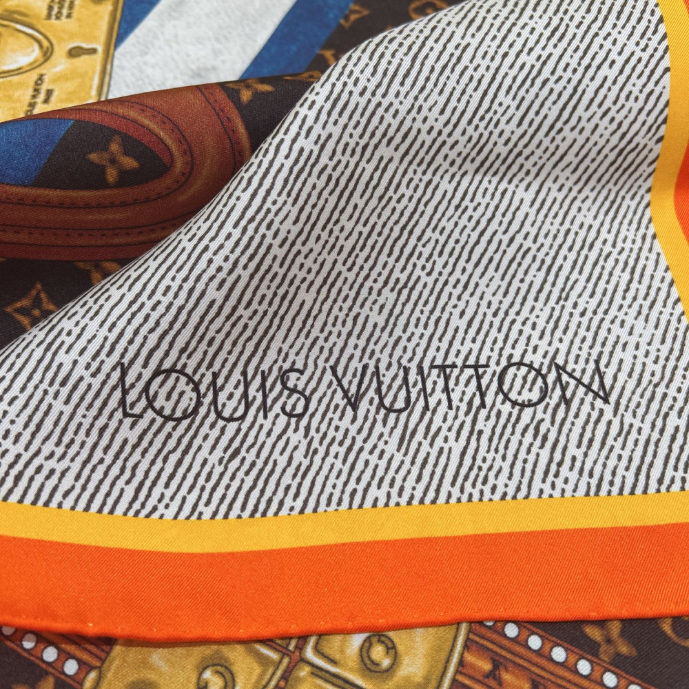 Louis Vuitton 100% Mulberry Silk 90cm Scarf!  