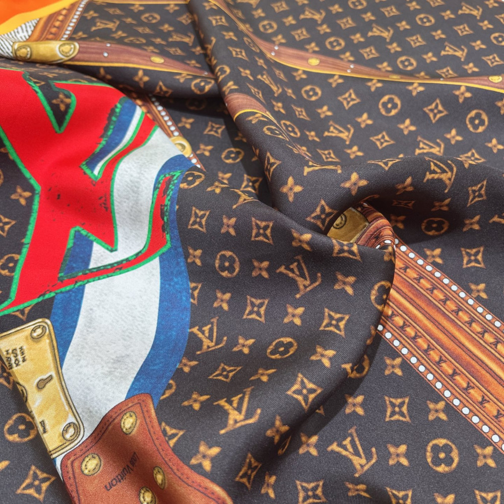 Louis Vuitton 100% Mulberry Silk 90cm Scarf!  