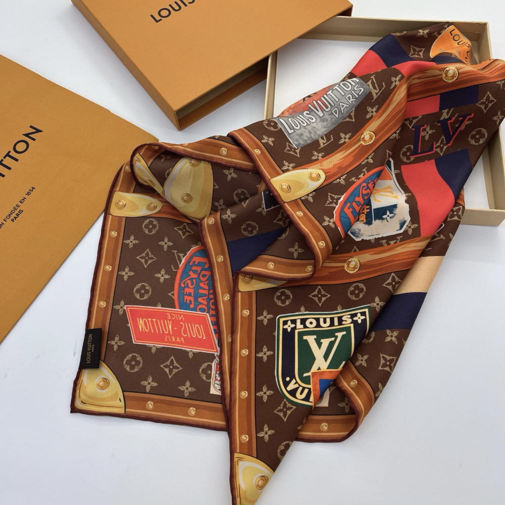 Louis Vuitton 100% Mulberry Silk 90cm Scarf!  