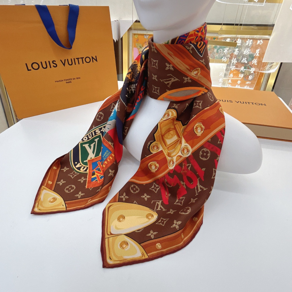 Louis Vuitton 100% Mulberry Silk 90cm Scarf!  