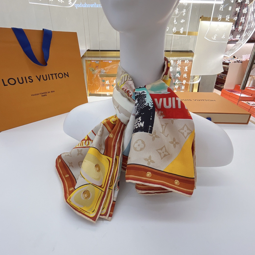 Louis Vuitton 100% Mulberry Silk 90cm Scarf!  