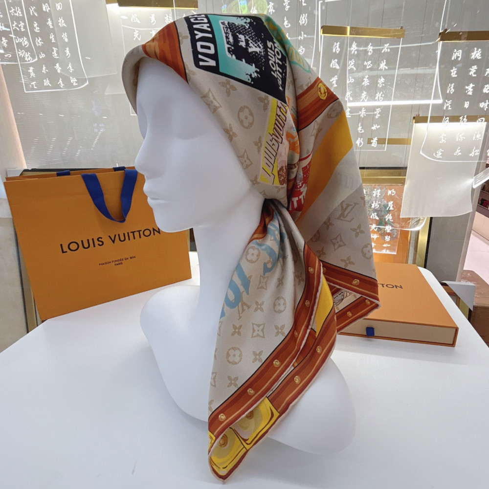 Louis Vuitton 100% Mulberry Silk 90cm Scarf!  