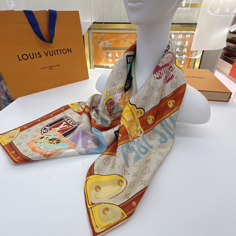Louis Vuitton 100% Mulberry Silk 90cm Scarf!  